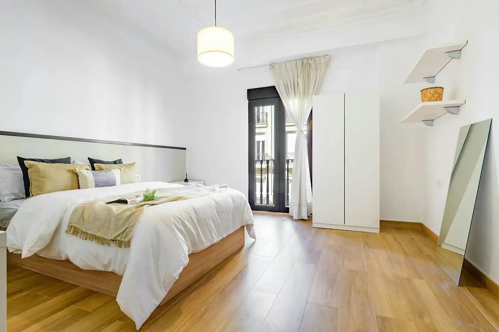 Habitación de Piso para compartir en Valencia con Calefacción, Amueblado y Lavadora