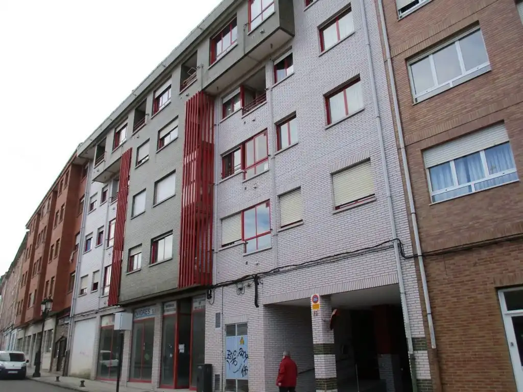 Vista exterior de Dúplex en venta en Oviedo  con Terraza
