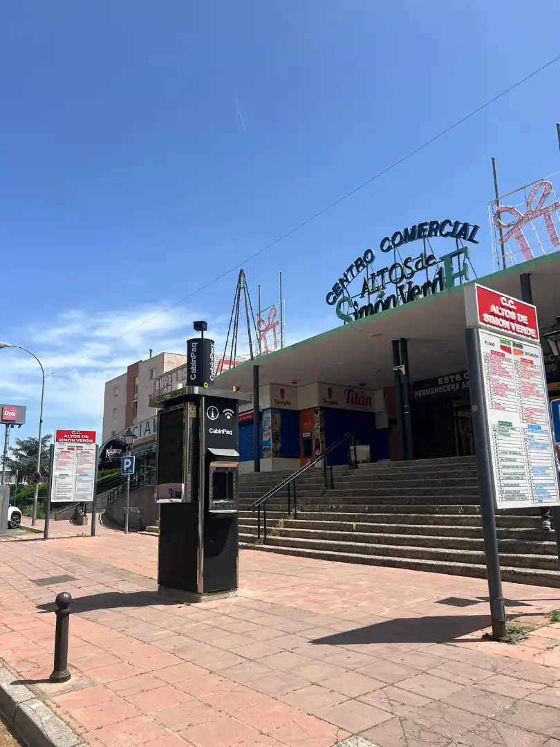 Vista exterior de Local en venta en Mairena del Aljarafe