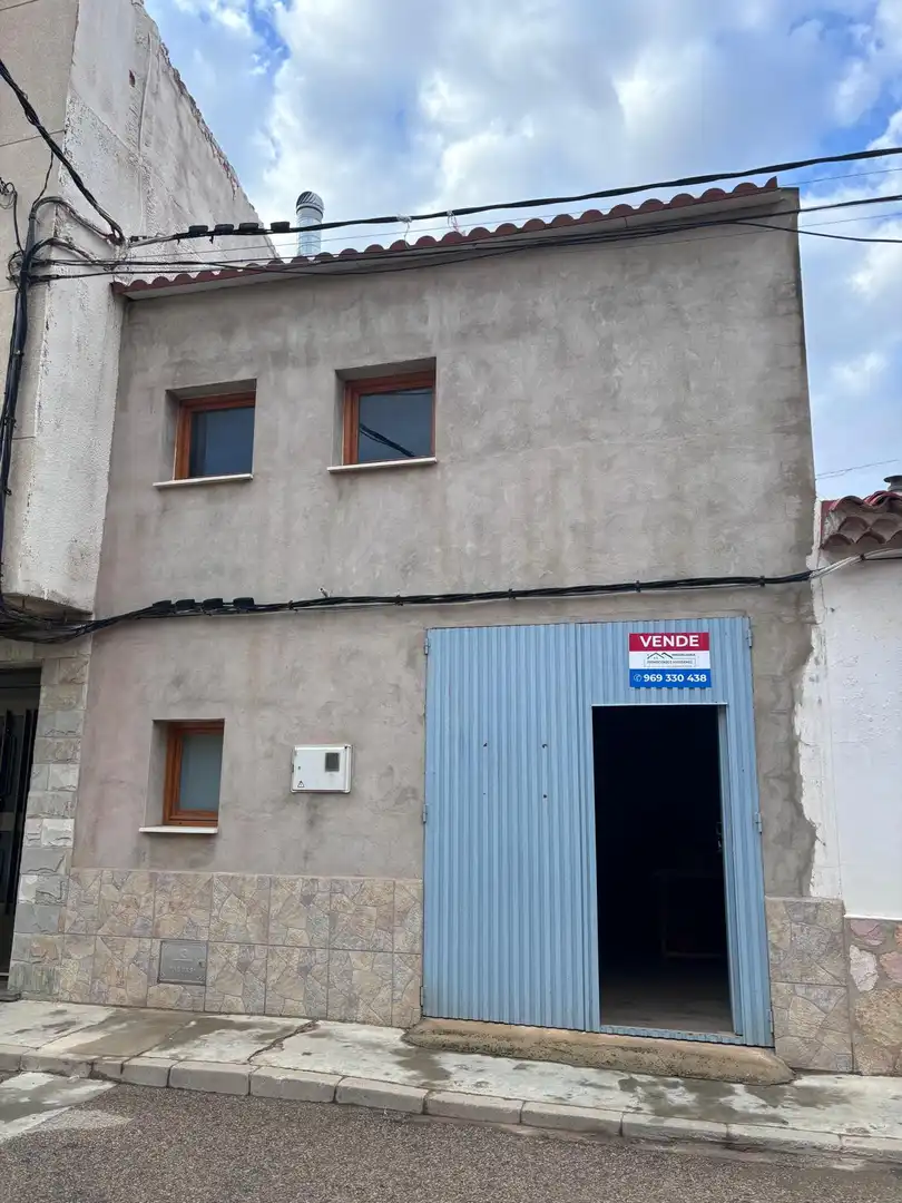 Vista exterior de Casa o xalet en venda en Casasimarro amb Moblat
