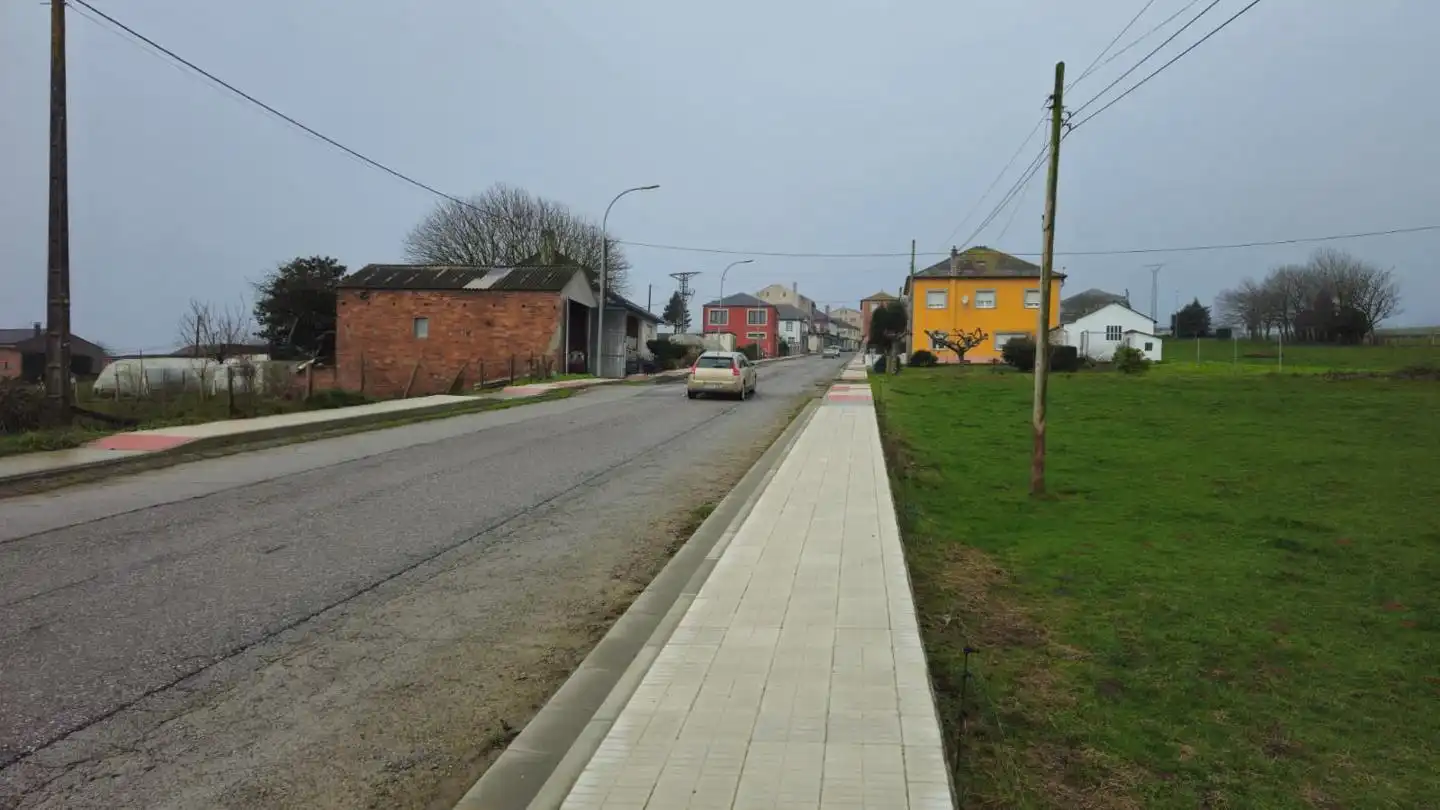 Vista exterior de Residencial en venta en A Pastoriza 
