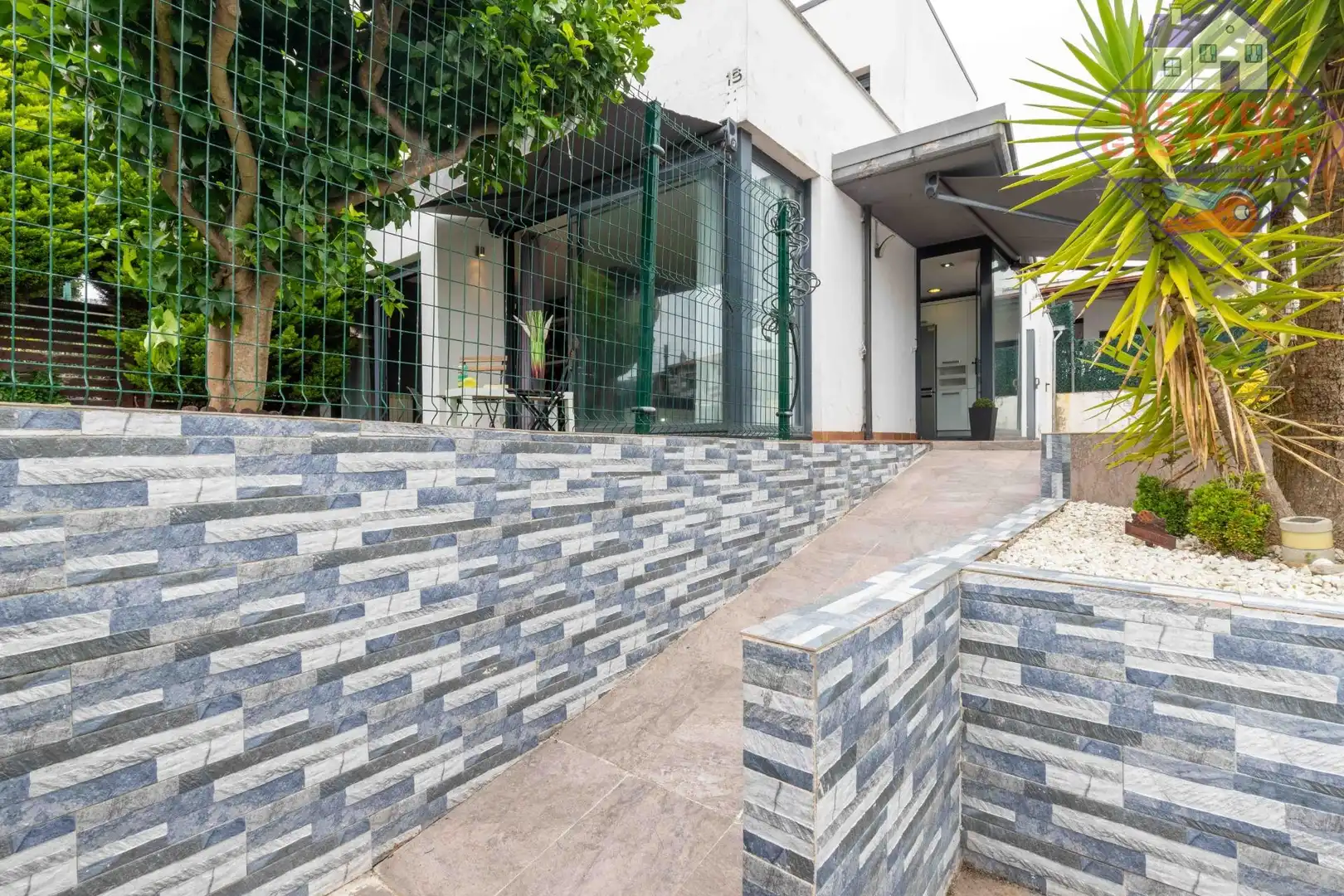 Vista exterior de Casa o xalet en venda en Suances amb Calefacció, Jardí privat i Terrassa