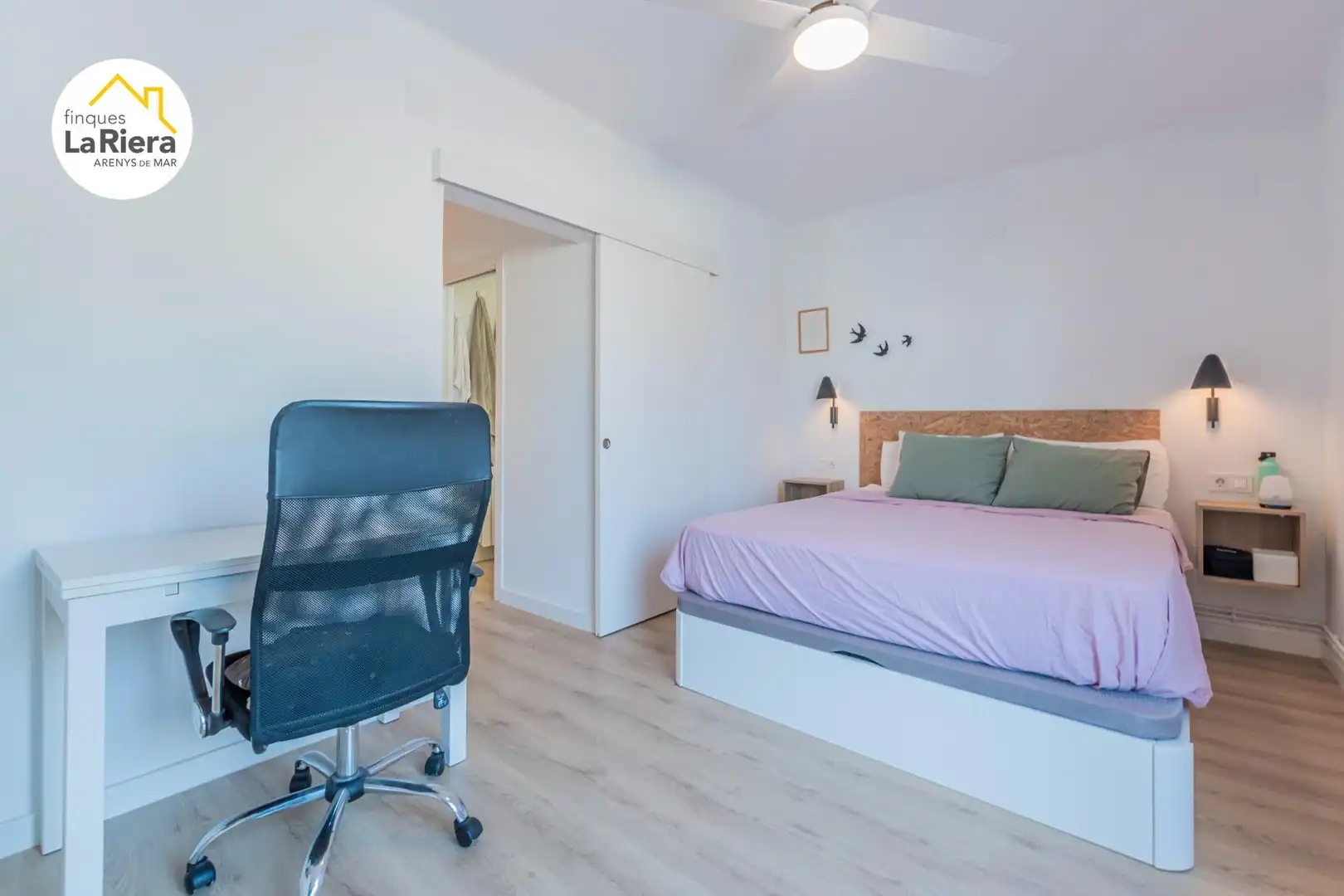 Habitación de Piso en venta en Arenys de Mar con Parquet y Balcón