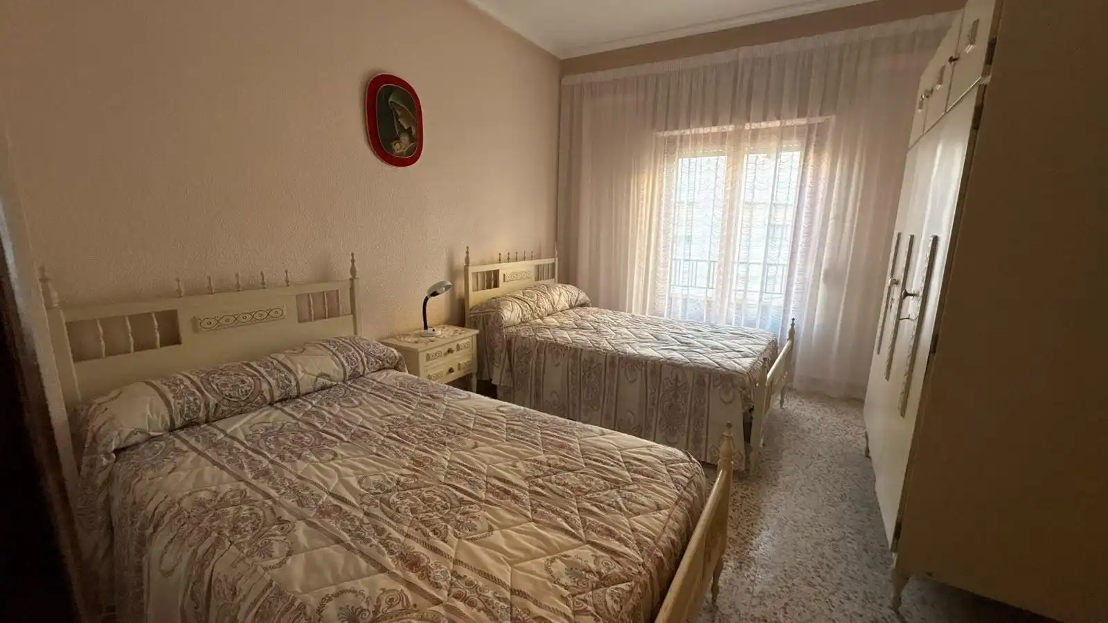 Schlafzimmer von Wohnung zur Miete in Elda mit Klimaanlage, Möbliert und Balkon