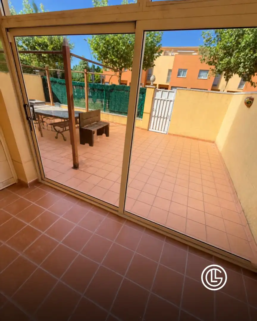 Terrassa de Casa adosada en venda en Vila-sacra amb Calefacció, Jardí privat i Terrassa