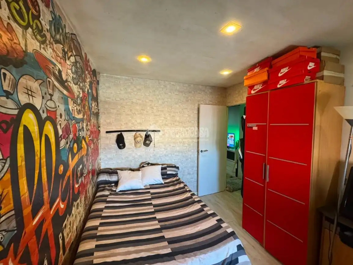 Bedroom of Flat for sale in Santander
