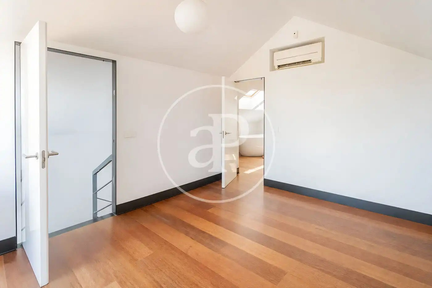 Bedroom of Houses for rent in Madrid  with Air Conditioner, Heating and Private garden