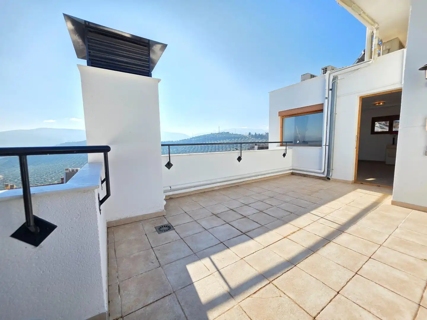 Terraza de Casa adosada en venta en Jaén con Aire acondicionado, Calefacción y Jardín privado