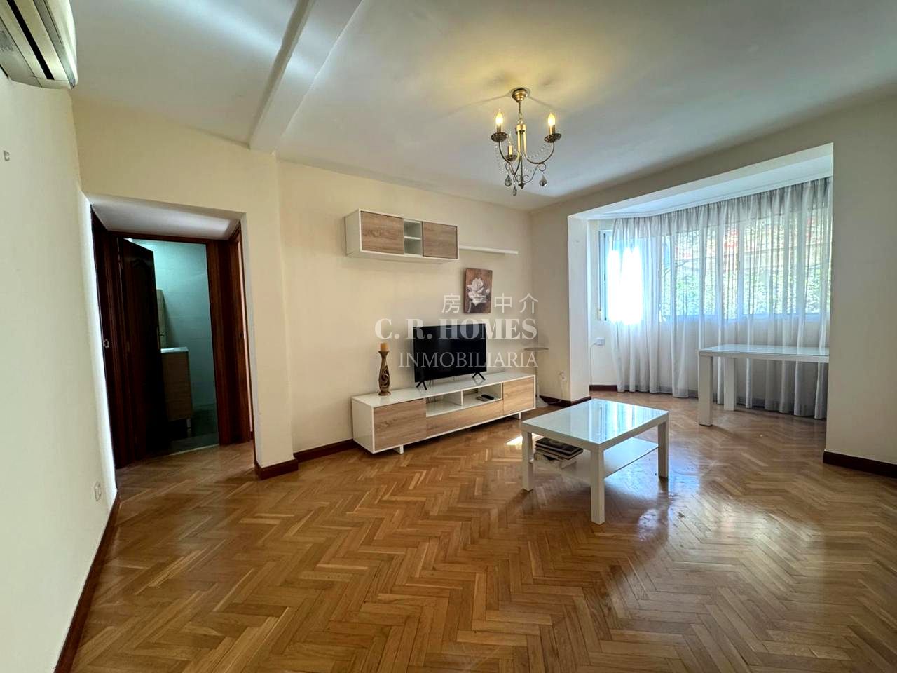 Living room of Flat to rent in Getafe  with Air Conditioner and Parquet flooring