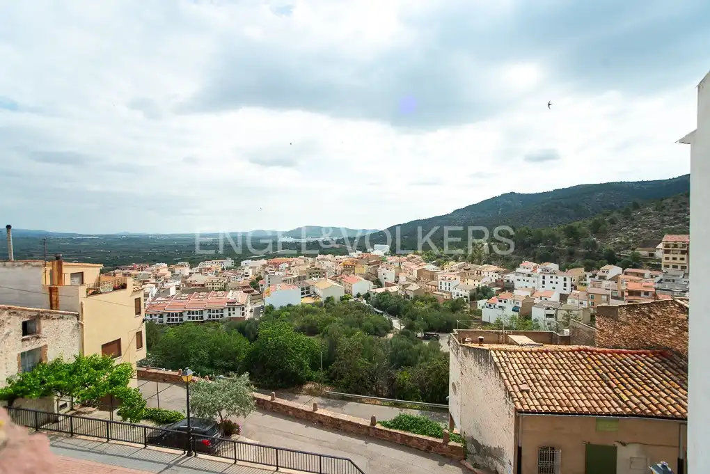 Casa adosada en venta en Vilafamés, Castellón