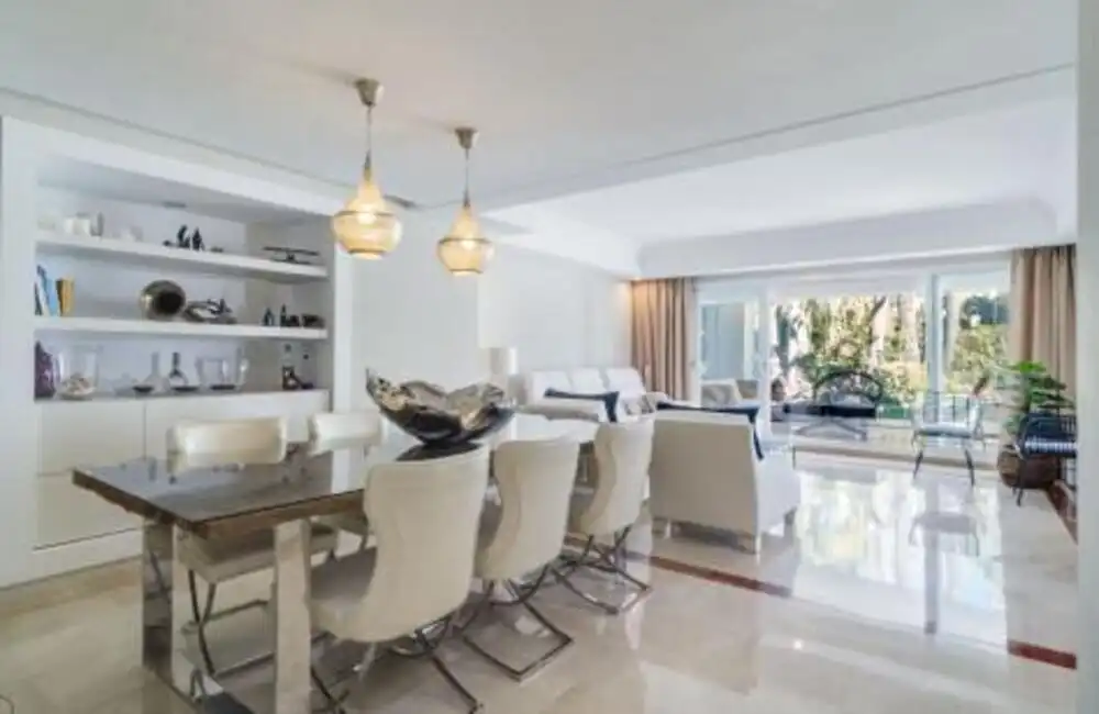 Comedor de Casa o chalet de alquiler en Marbella con Aire acondicionado, Jardín privado y Terraza