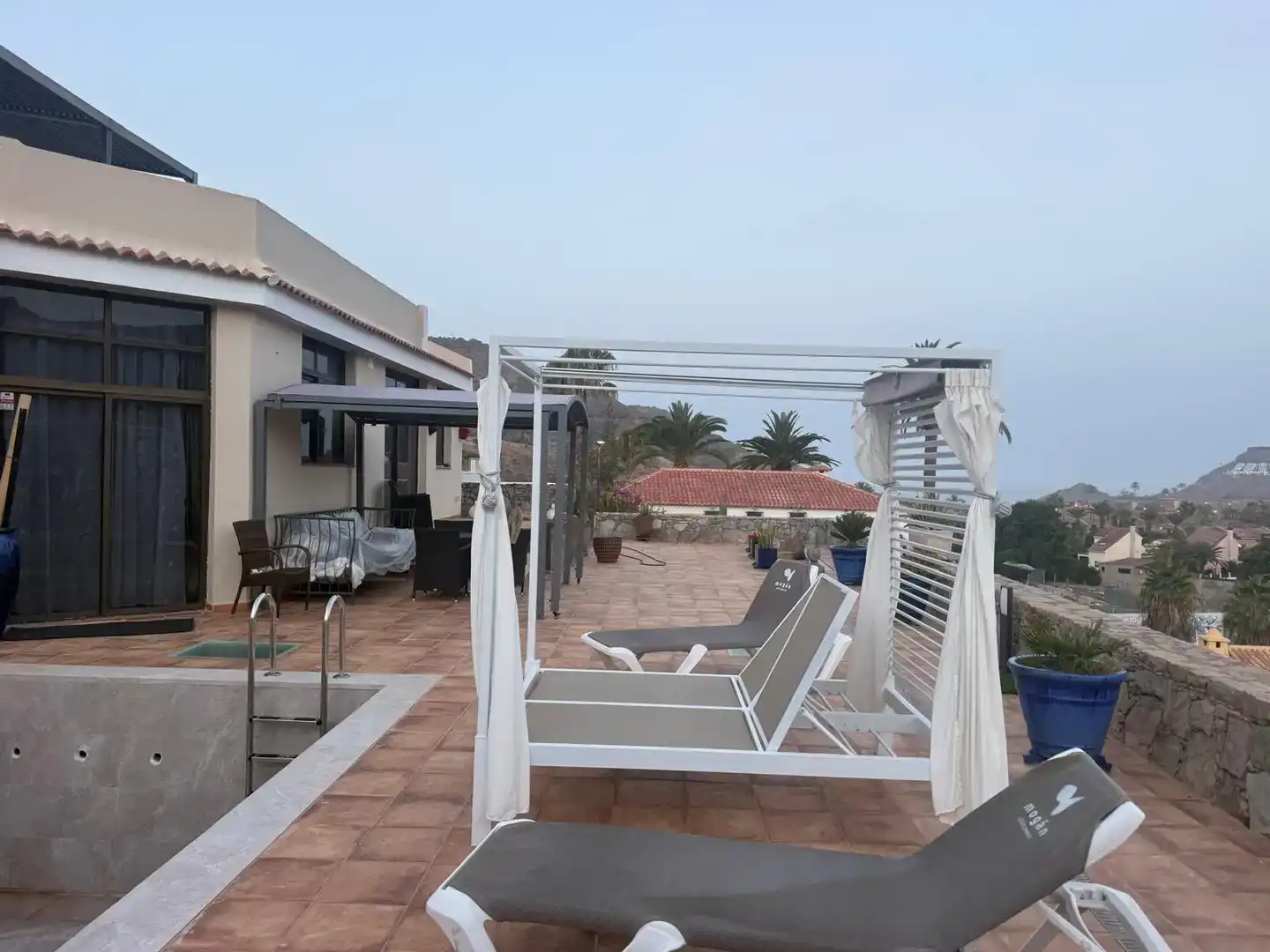 Terrassa de Casa o xalet en venda en Mogán amb Aire condicionat, Traster i Piscina