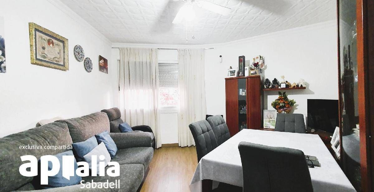 Dormitori de Pis en venda en Sabadell amb Parquet