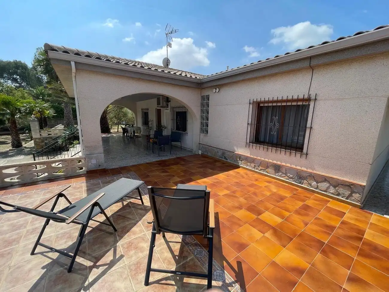 Terrassa de Casa o xalet en venda en Alicante / Alacant amb Aire condicionat, Jardí privat i Terrassa