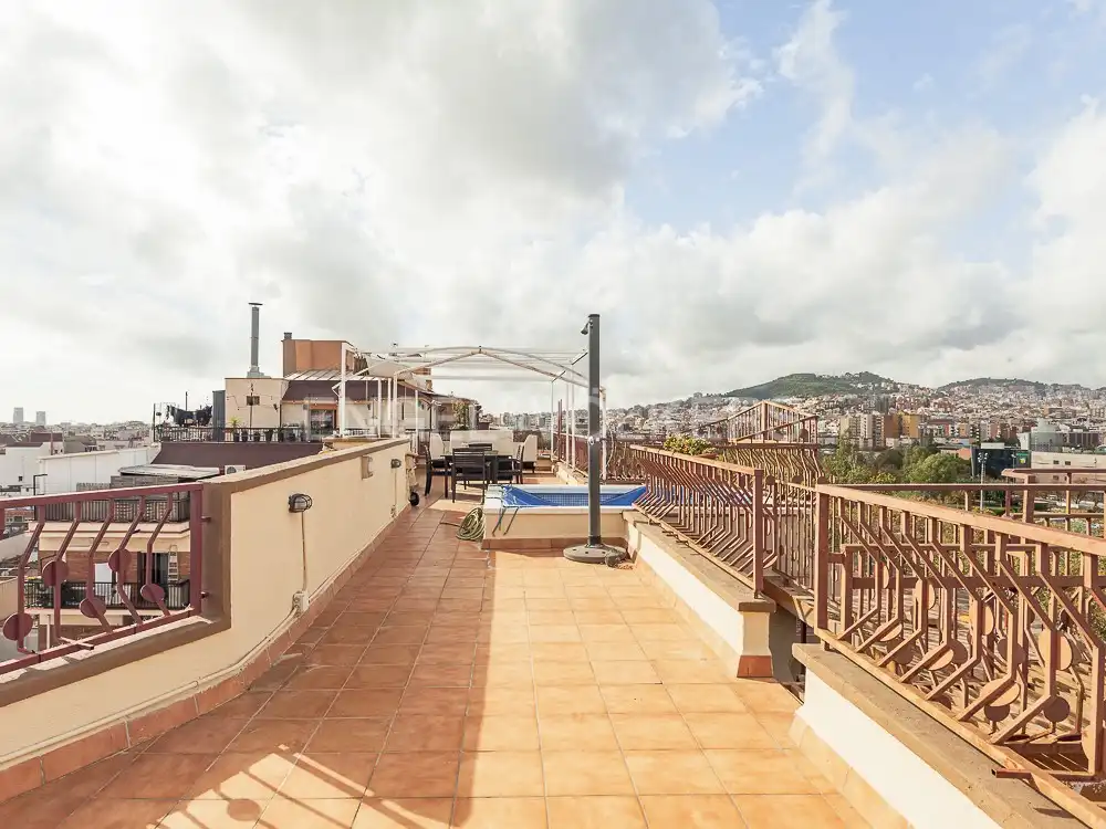 Terrasse von Dachboden zum Verkauf in Barcelona mit Klimaanlage, Heizung und Terrasse