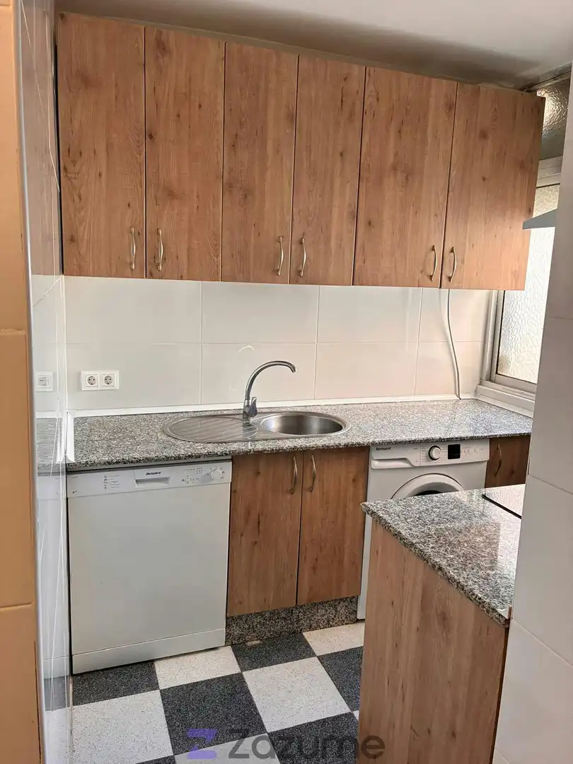Küche von Wohnung zur Miete in El Puerto de Santa María mit Klimaanlage, Heizung und Ofen