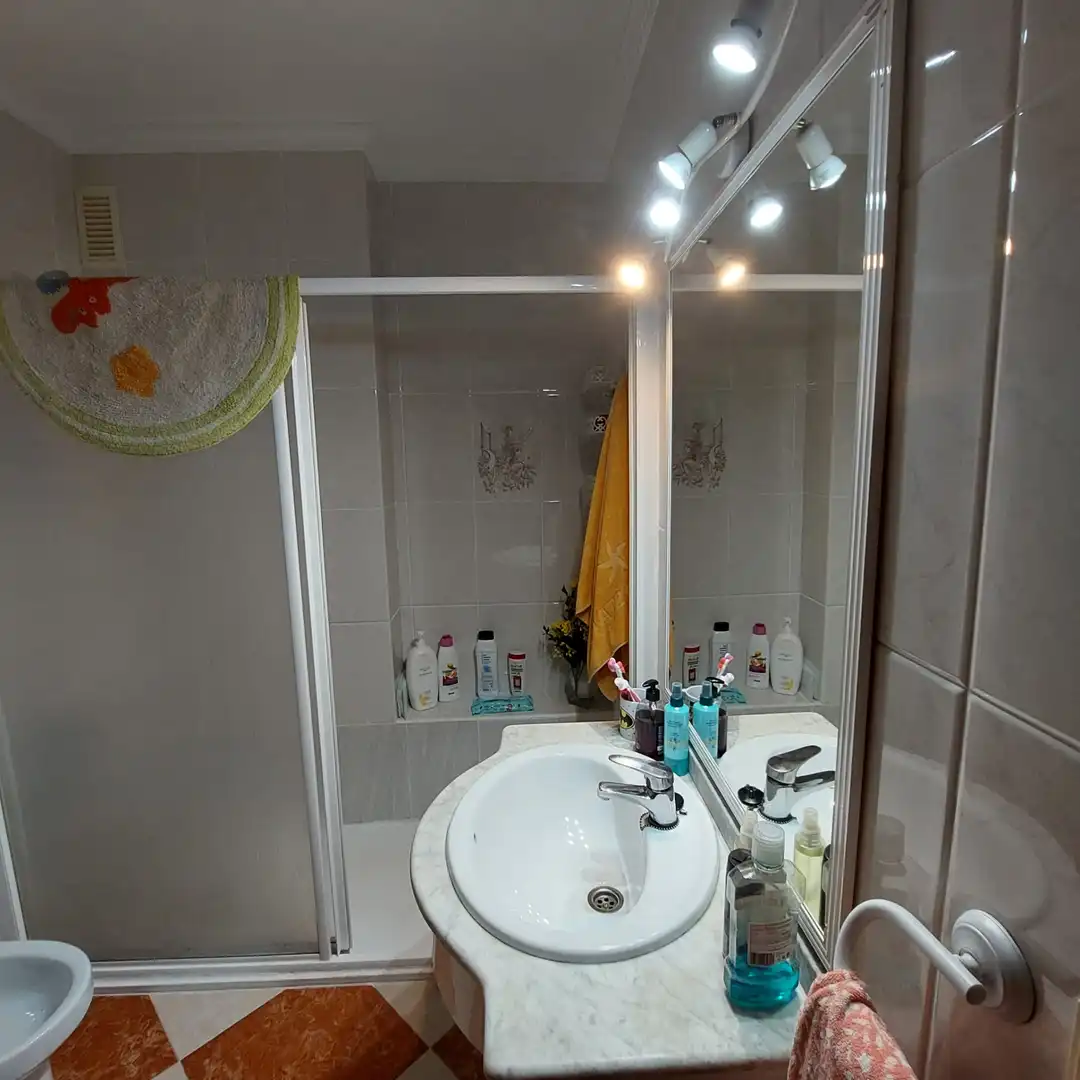 Bathroom of Flat for sale in Isla Cristina  with Air Conditioner, Furnished and Washing machine