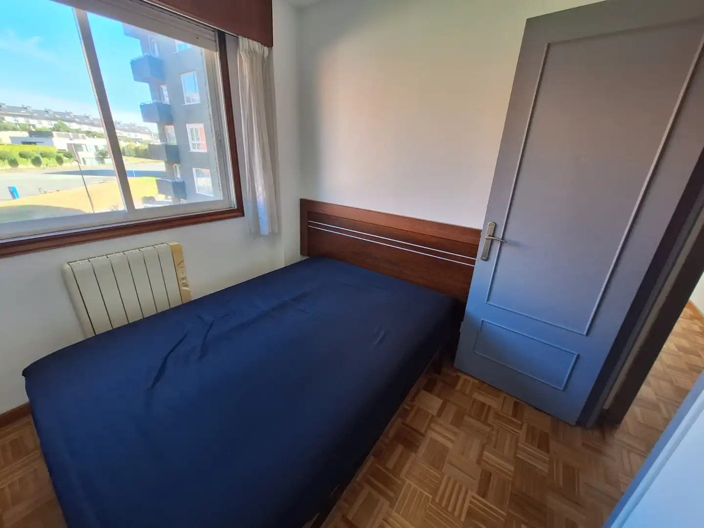 Habitación de Piso de alquiler en Culleredo con Amueblado, Horno y Balcón