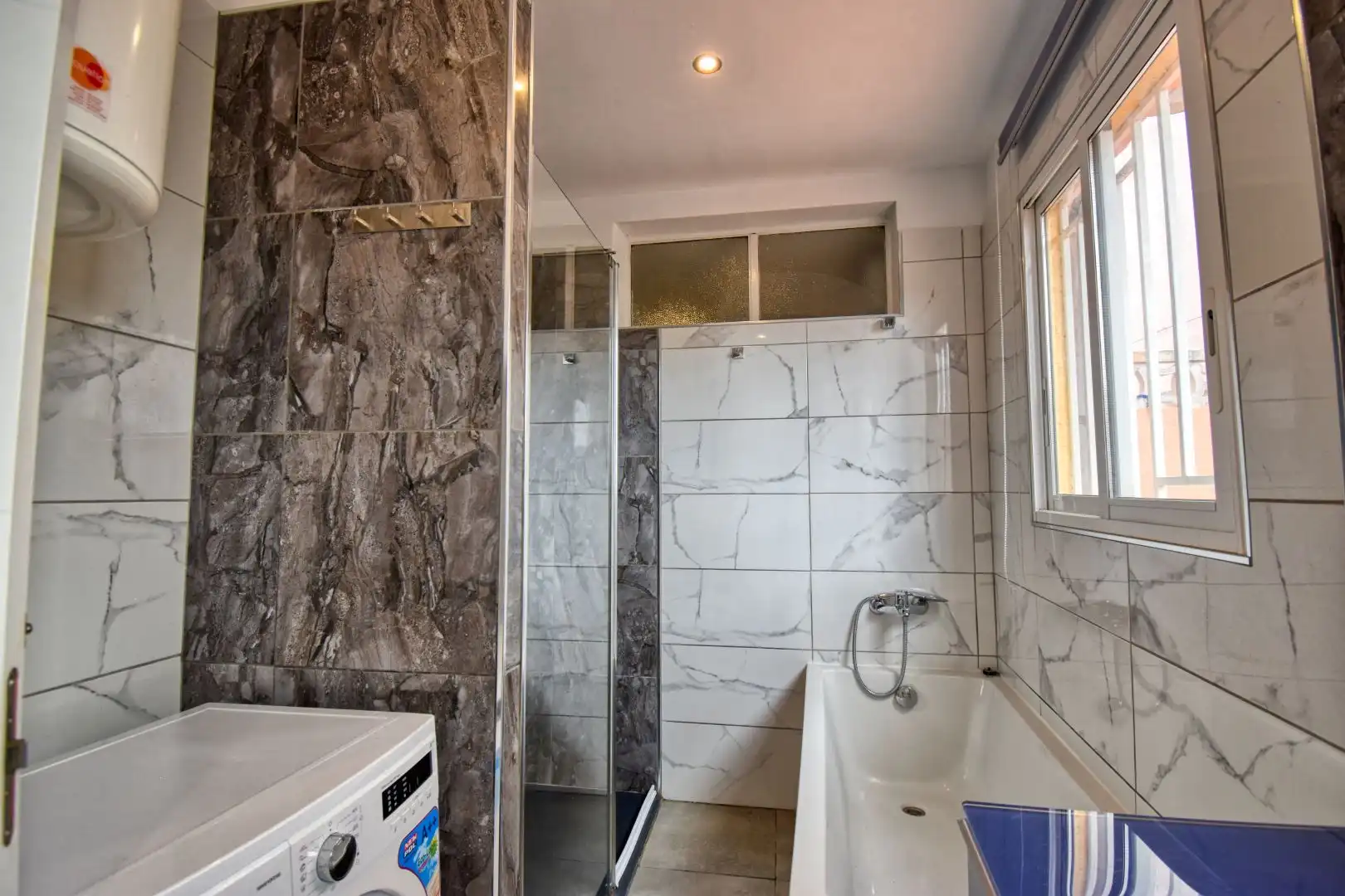 Bathroom of Houses for sale in Gandia  with Air Conditioner, Heating and Terrace