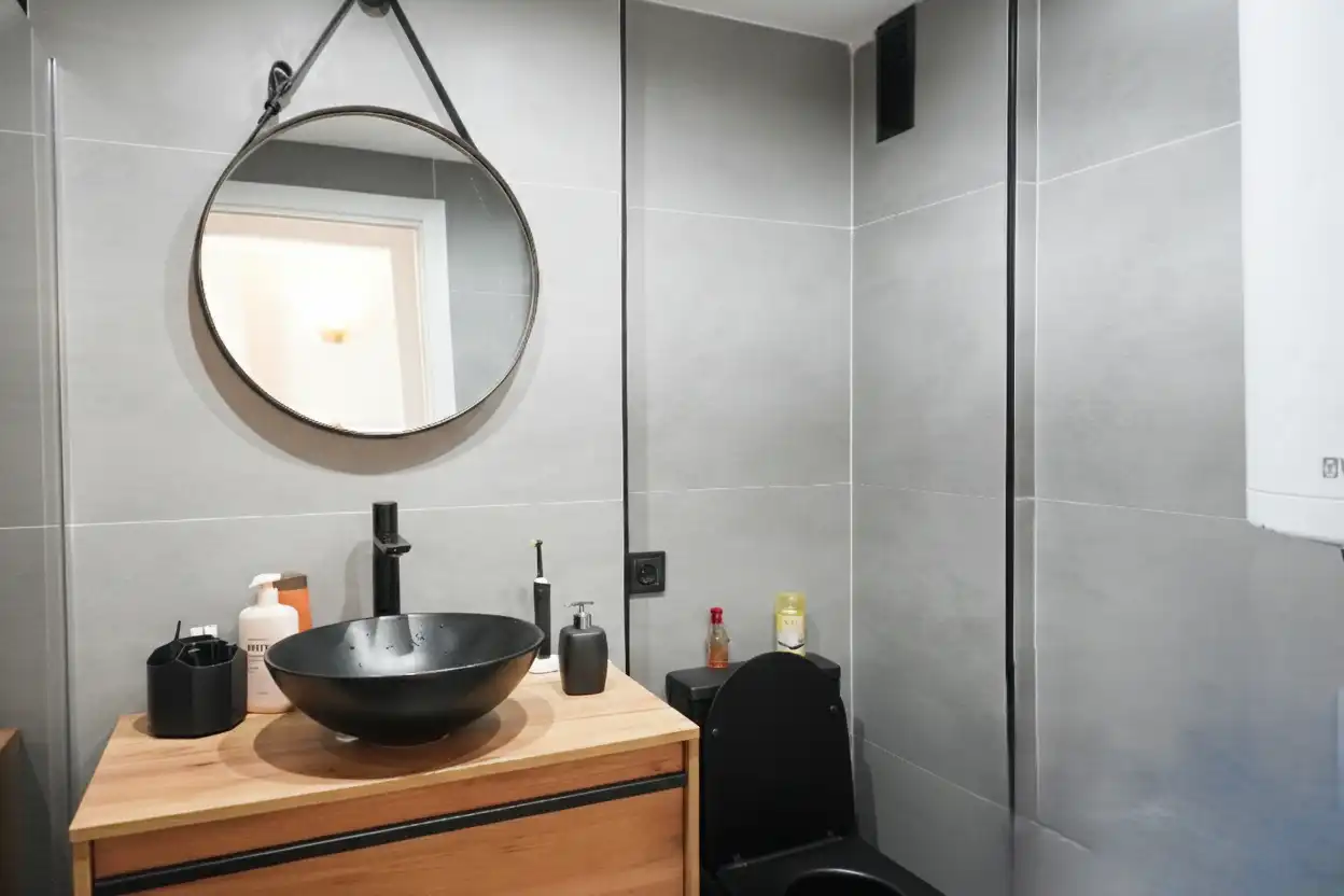 Bany de Apartament en venda en Marbella amb Aire condicionat, Terrassa i Piscina