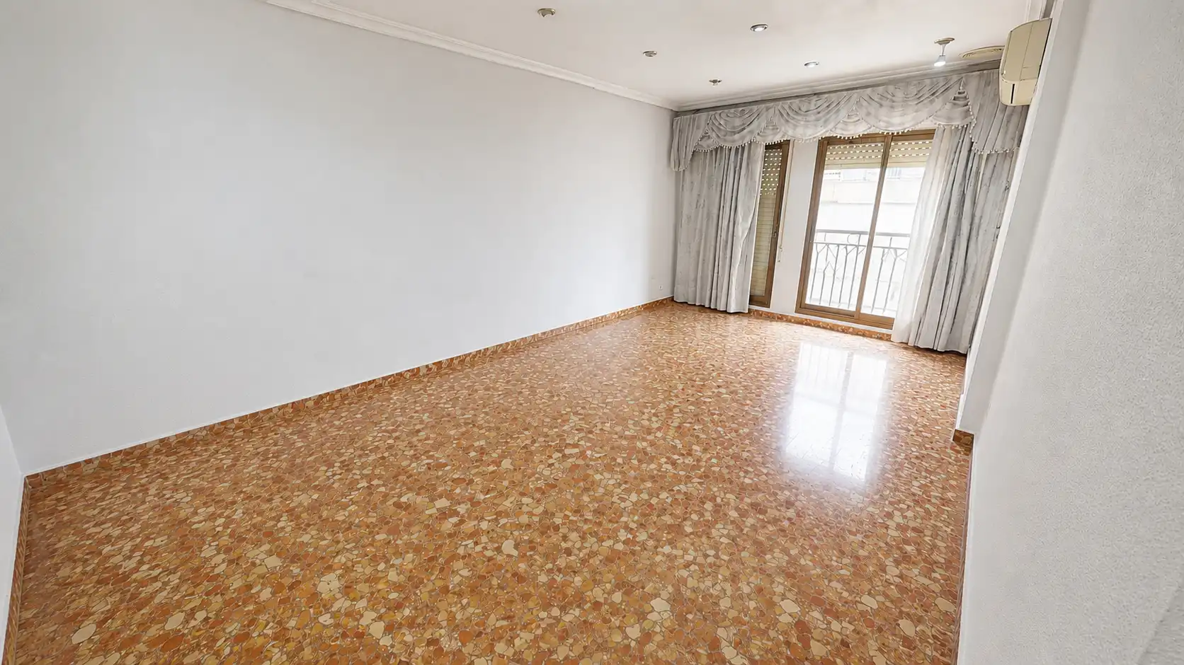 Sala d'estar de Pis en venda en Elche / Elx amb Aire condicionat