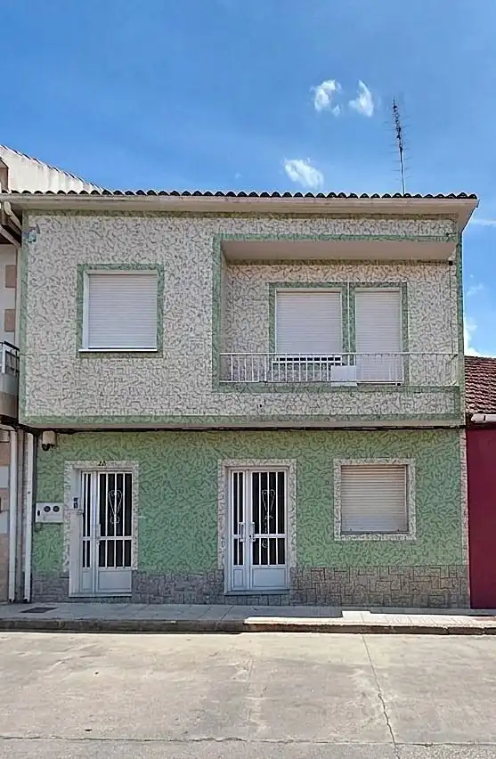Vista exterior de Casa o xalet en venda en Vilagarcía de Arousa amb Calefacció, Terrassa i Traster