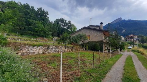 Oportunidad única para construir la casa de tus sueños en La Nou de Berguedà!