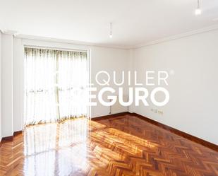 Living room of Flat to rent in  Madrid Capital  with Air Conditioner and Heating