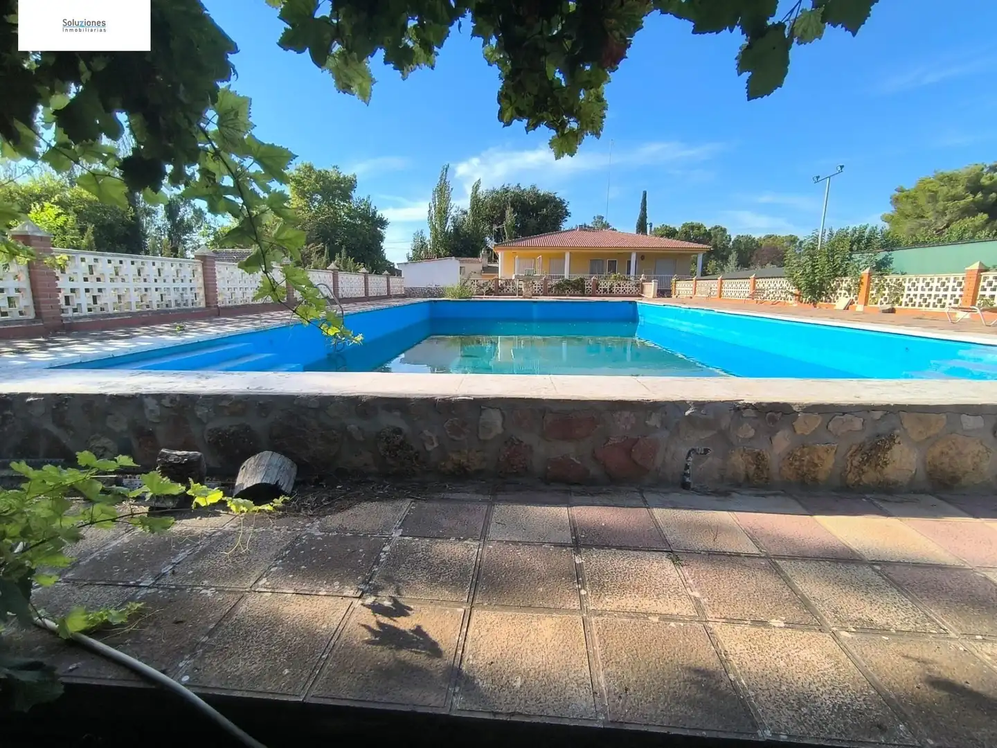 Piscina de Casa o xalet en venda en Albacete amb Aire condicionat, Calefacció i Jardí privat