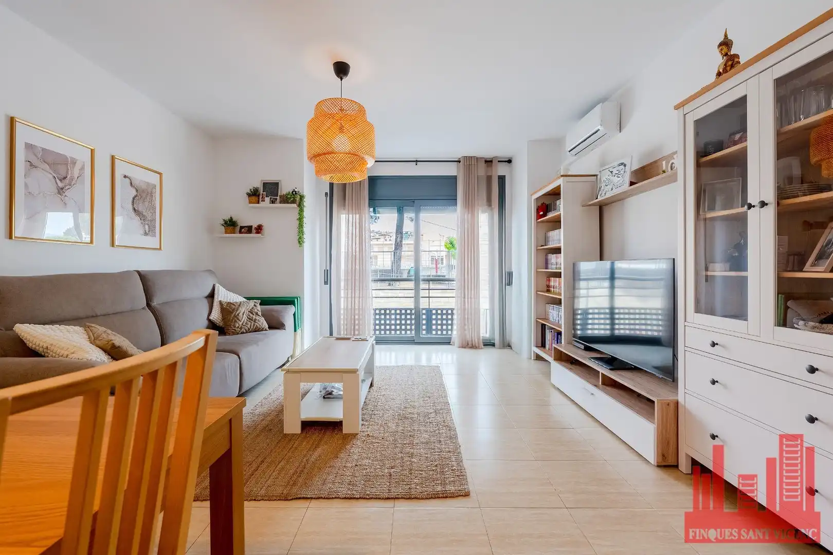 Sala de estar de Piso en venta en Sant Vicenç Dels Horts con Aire acondicionado y Calefacción