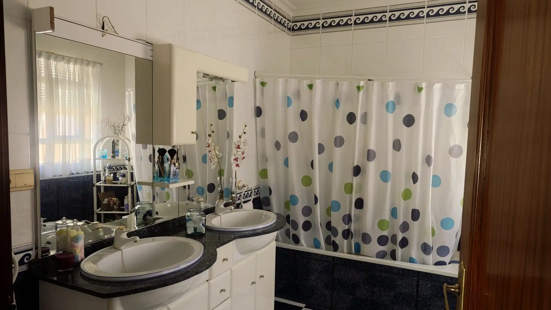 Badezimmer von Einfamilien-Reihenhaus zum Verkauf in Argamasilla de Calatrava mit Klimaanlage, Heizung und Abstellraum