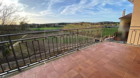 En venta espaciosa casa esquinera con doble parcela en La Bisbal DEmpordà, imatge 3