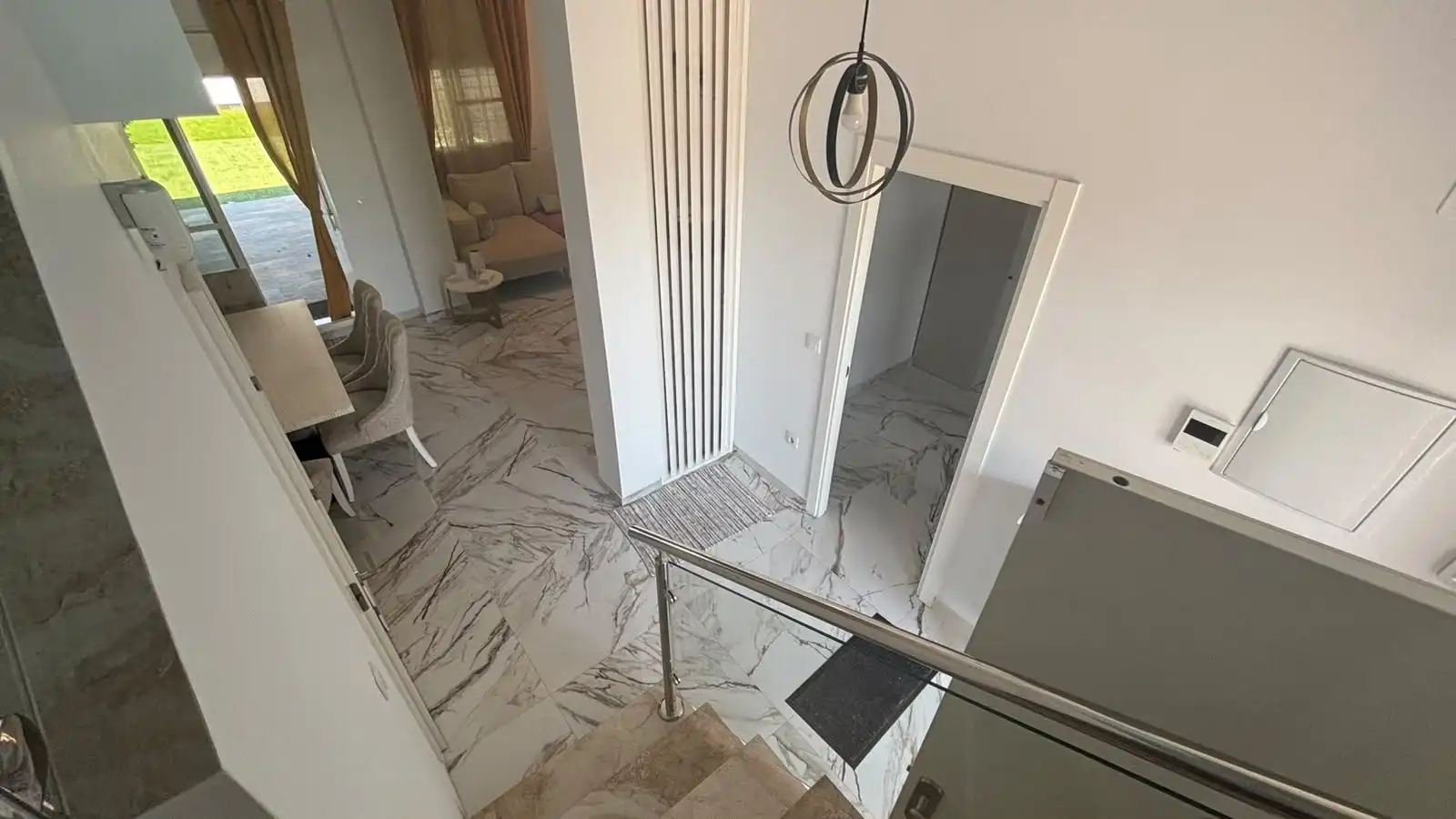 Casa adosada en venda en Huévar del Aljarafe amb Aire condicionat, Traster i Alarma