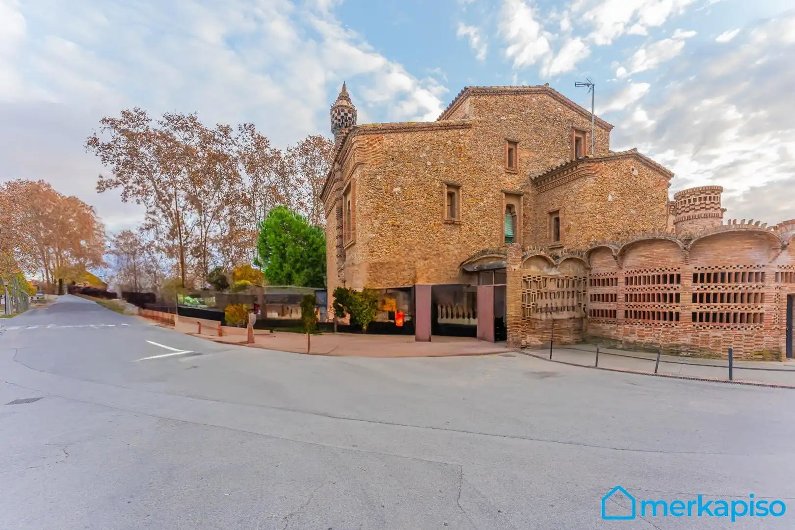Vista exterior de Casa adosada en venta en Sant Boi de Llobregat con Jardín privado, Parquet y Terraza
