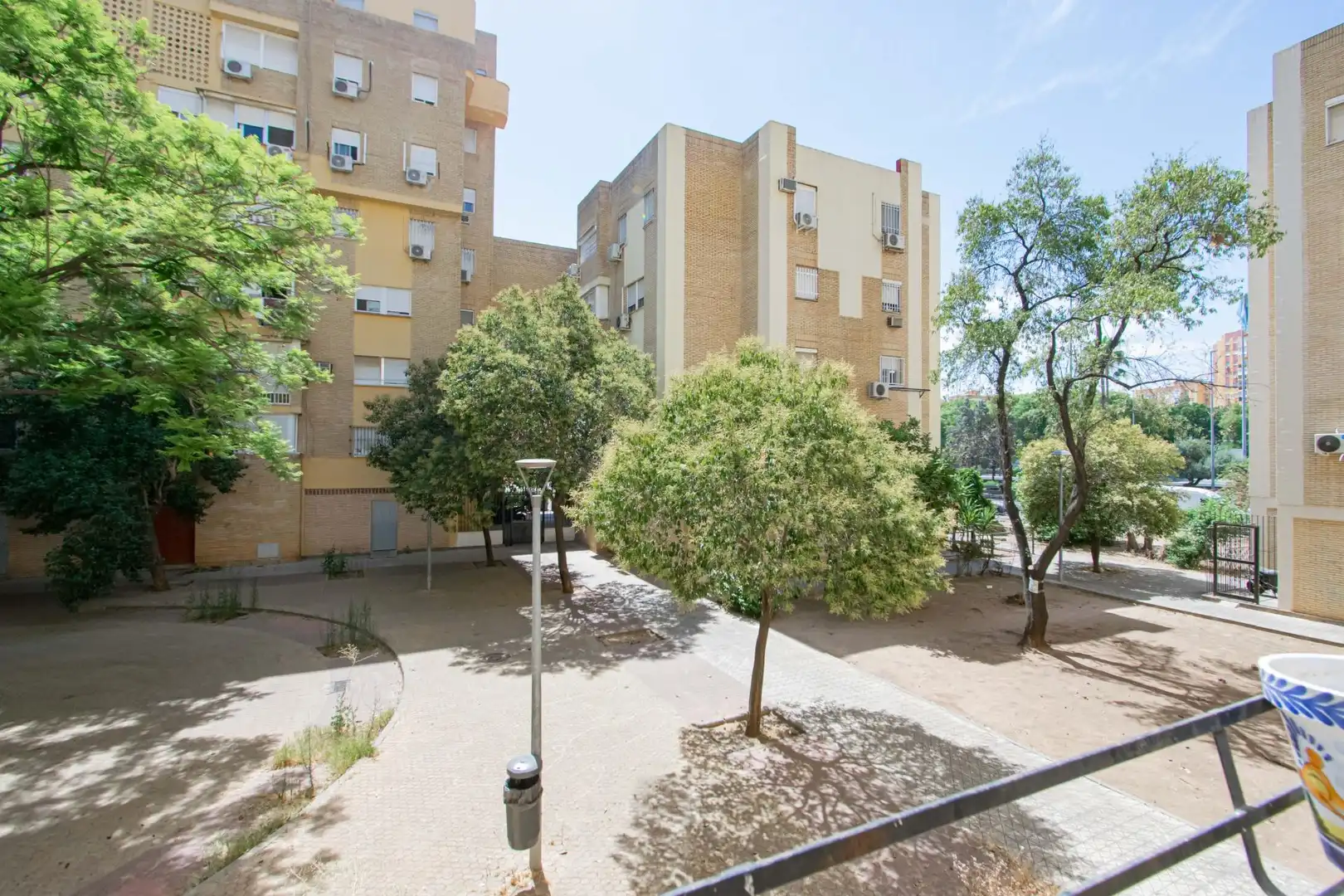 Vista exterior de Pis en venda en Sevilla amb Aire condicionat, Terrassa i Traster