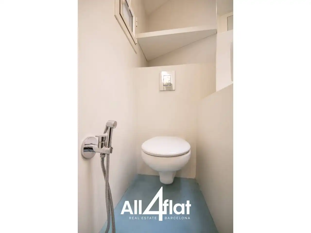 Bathroom of Flat for sale in Barcelona  with Air Conditioner, Parquet flooring and Terrace