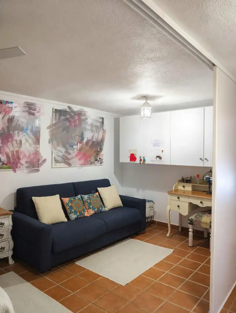 Sala d'estar de Apartament en venda en Sotogrande amb Aire condicionat, Terrassa i Moblat