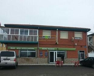 Building for sale in Villaturiel