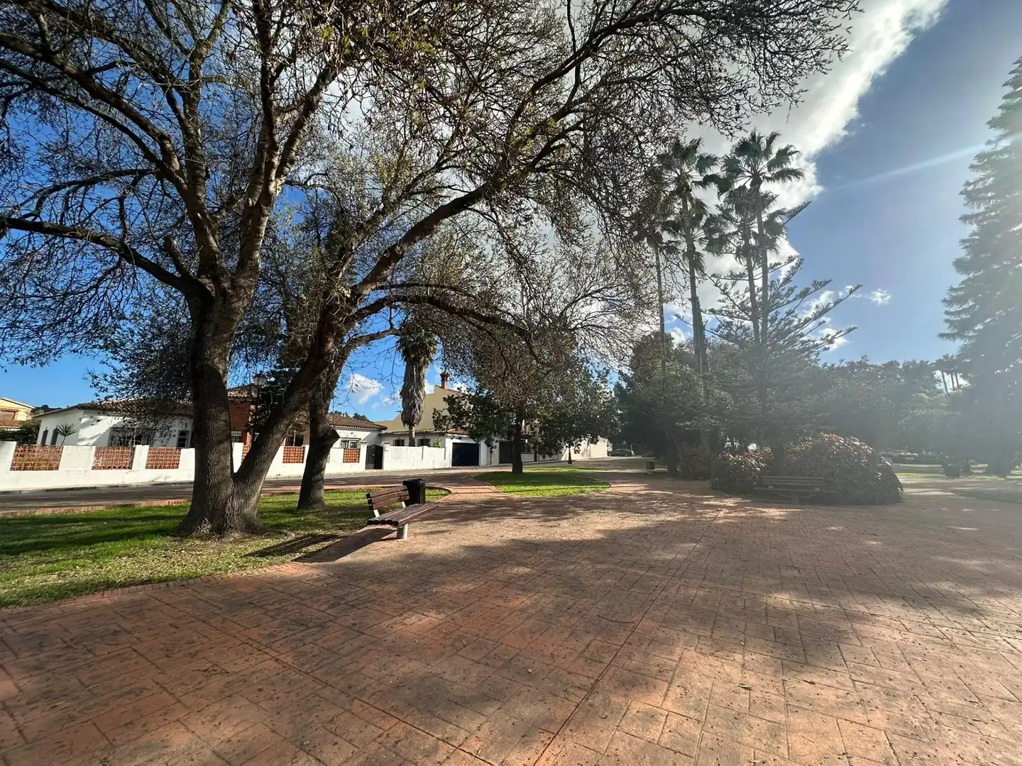 Vista exterior de Casa o chalet en venta en Los Barrios con Aire acondicionado, Jardín privado y Terraza