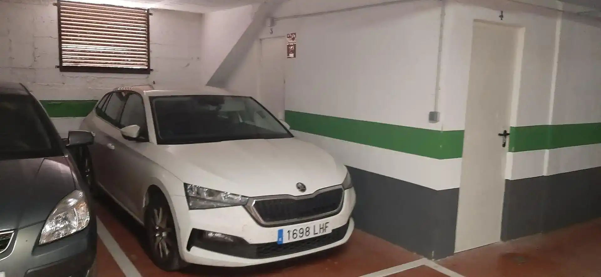 Parkplatz von Garage zur Miete in Zaragoza