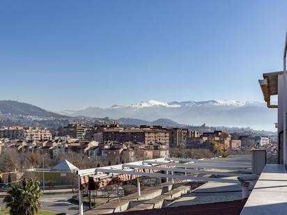 Vista exterior de Dúplex en venda en  Granada Capital amb Aire condicionat