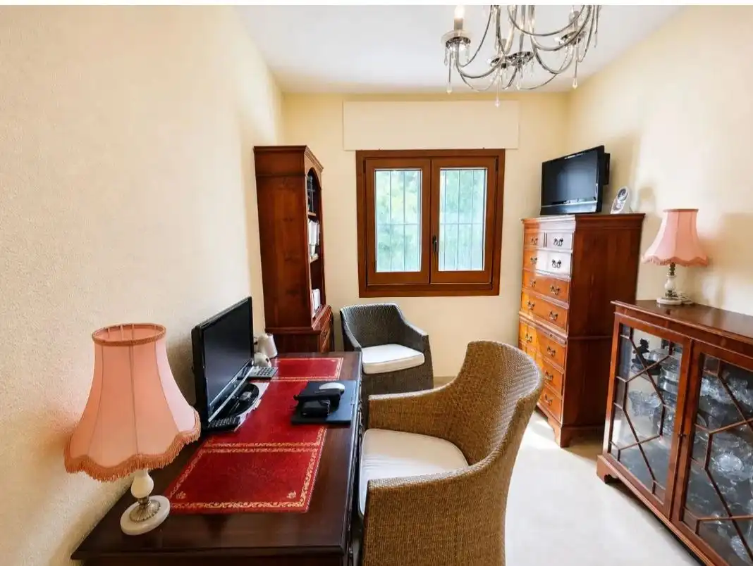 Sala de estar de Casa adosada en venta en Manilva
