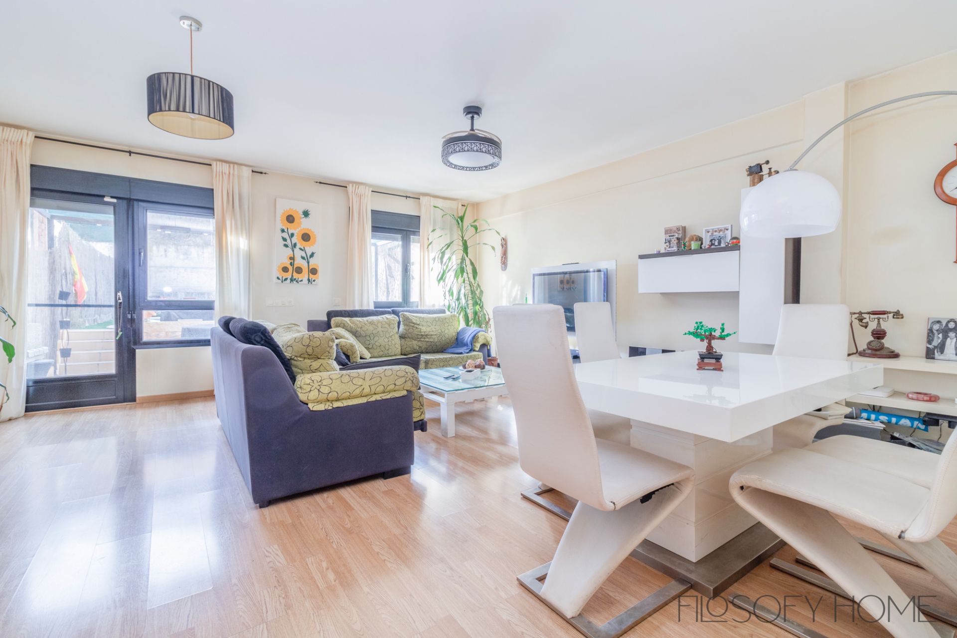 Sala d'estar de Casa adosada en venda en Campo Real amb Calefacció, Jardí privat i Parquet