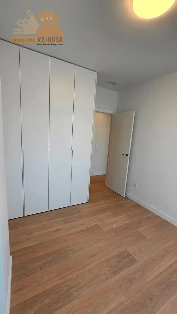 Habitación de Planta baja en venta en Molina de Segura con Aire acondicionado, Jardín privado y Parquet