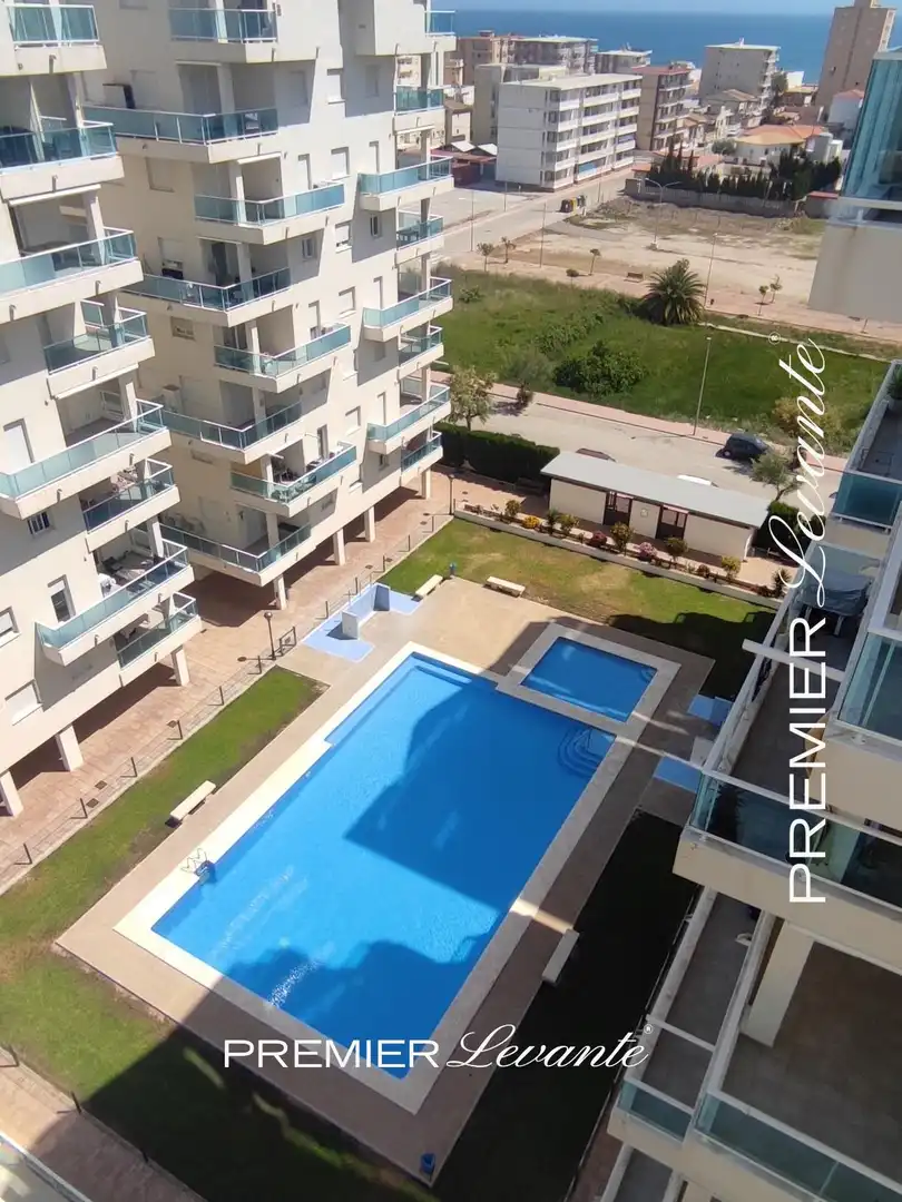 Schwimmbecken von Dachboden zum Verkauf in Piles mit Klimaanlage, Privatgarten und Terrasse