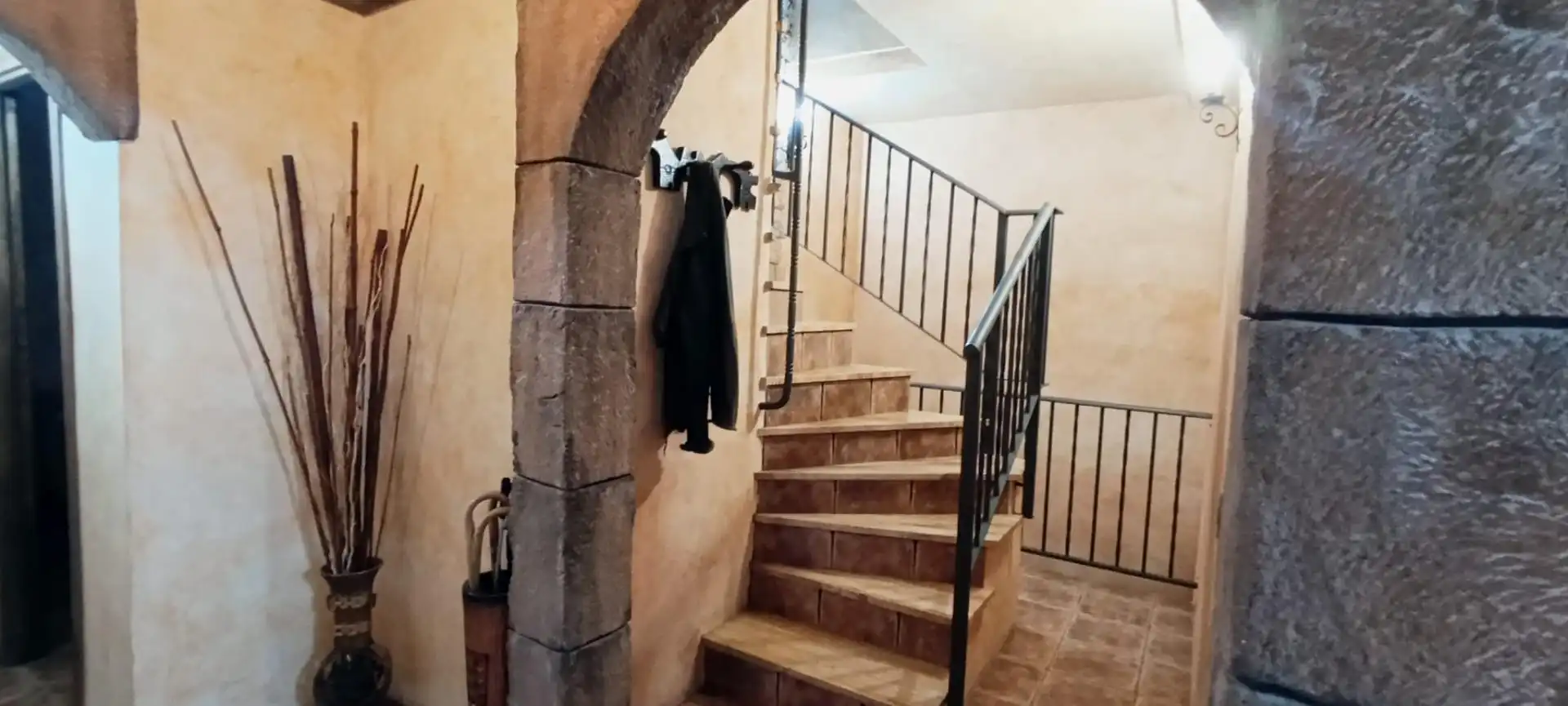 Haus oder Chalet zum Verkauf in Hondón de las Nieves / El Fondó de les Neus mit Privatgarten, Terrasse und Abstellraum
