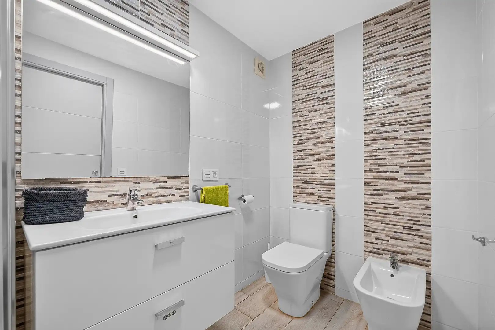 Bathroom of Flat for sale in Playa de las Américas