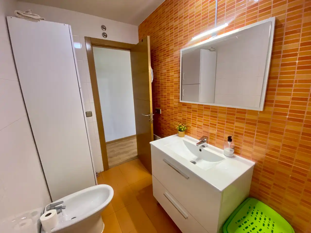 Bathroom of Flat for sale in Ciudad Real  with Air Conditioner, Heating and Swimming Pool