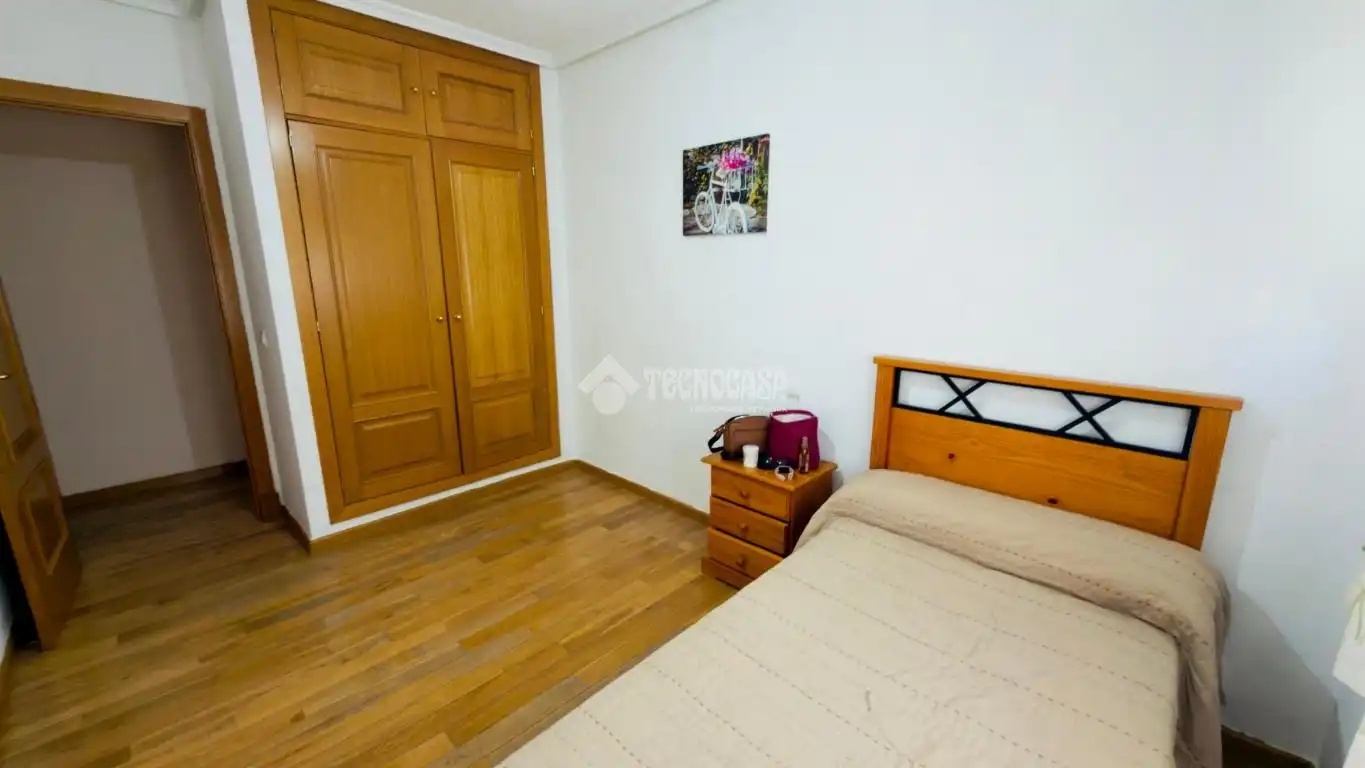Habitación de Piso en venta en Seseña con Calefacción, Terraza y Piscina comunitaria