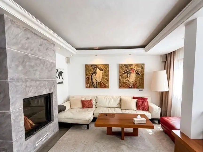 Sala d'estar de Apartament en venda en Marbella amb Aire condicionat